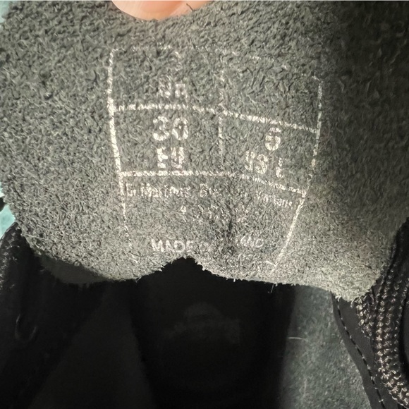 New Dr. Marten’s Boot Black Leather Youth Size 3 - Picture 5 of 5